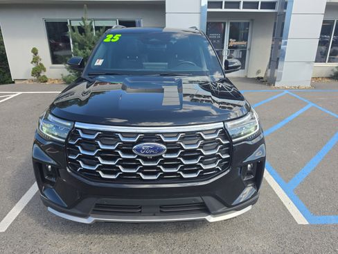 Used 2025 Ford Explorer Platinum w/ LUX Leather Package AWD/4WD image 9