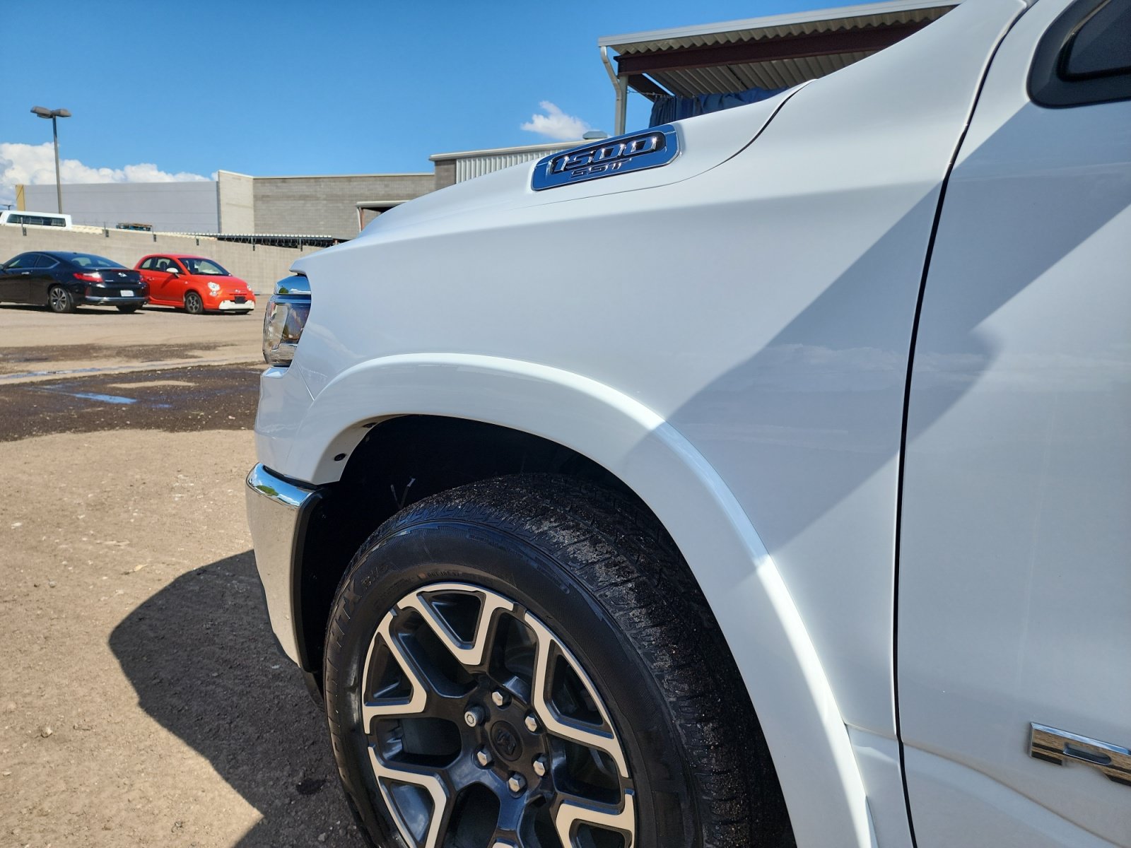 Used 2025 RAM 1500 Laramie AWD/4WD image 9