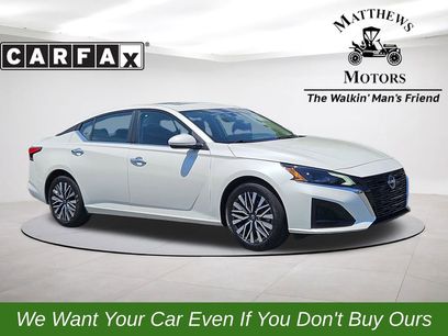Used 2025 Nissan Altima 2.5 SV w/ SV Premium Package