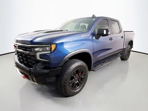 Used 2022 Chevrolet Silverado 1500 ZR2 w/ Technology Package image 3