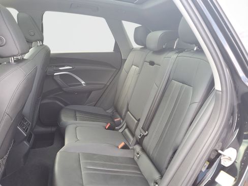 Used 2025 Audi Q5 Premium w/ Convenience Package image 14