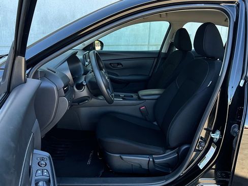 Used 2025 Nissan Sentra S image 10