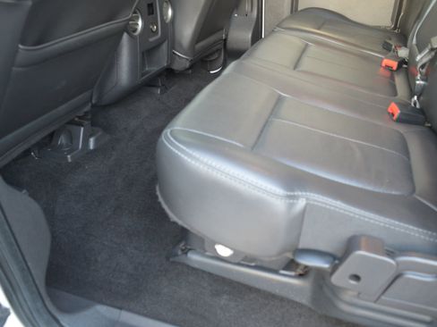 Used 2011 Ford F350 Lariat w/ Lariat Interior Pkg image 11