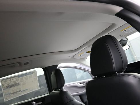 New 2025 Ford Escape SE image 20