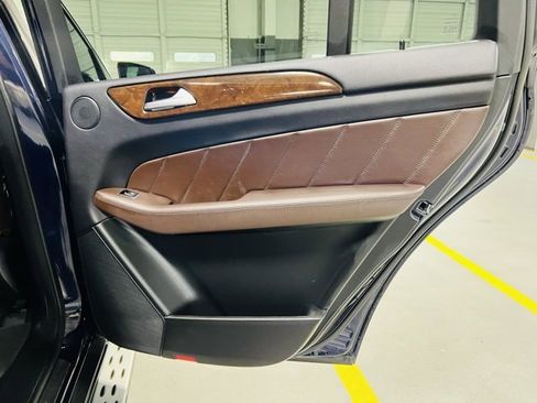 Used 2016 Mercedes-Benz GL 450 4MATIC image 36