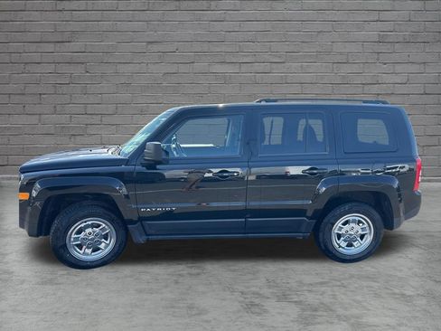 Used 2017 Jeep Patriot Sport w/ Power Value Group FWD image 5