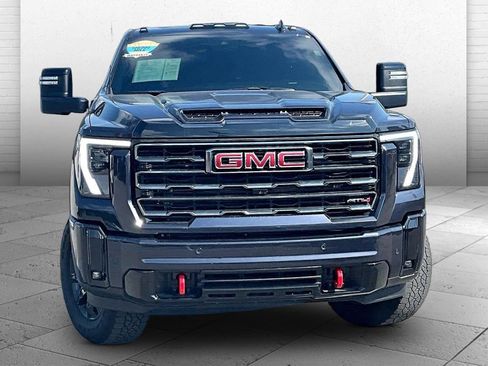 Used 2026 GMC Sierra 2500 AT4 AWD/4WD image 2