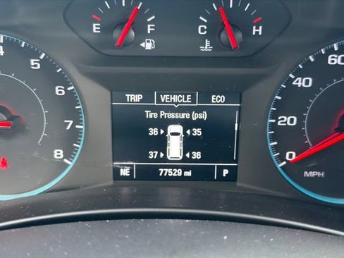 Used 2018 Chevrolet Equinox LS FWD image 25