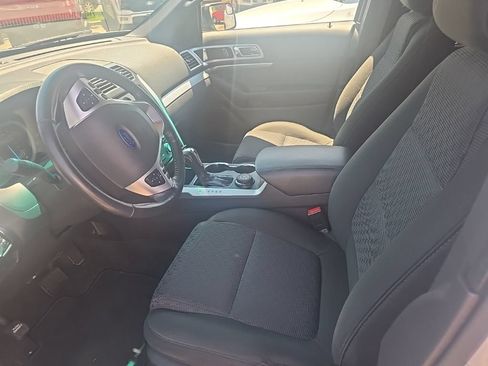 Used 2015 Ford Explorer XLT w/ Equipment Group 201A AWD/4WD image 5