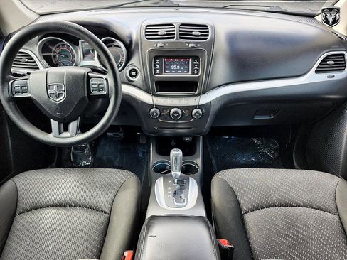 Used 2020 Dodge Journey SE w/ Blacktop Package image 12