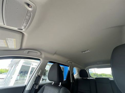 Used 2020 Nissan Rogue SV image 19