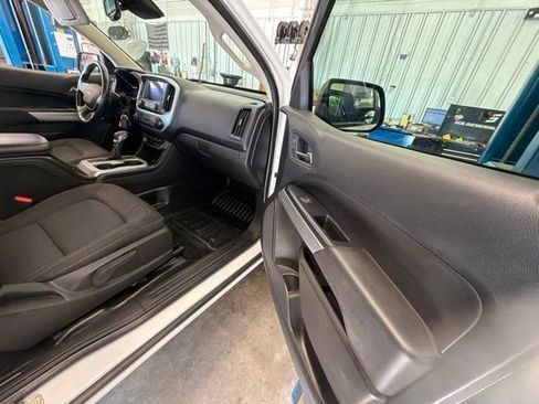 Used 2022 Chevrolet Colorado LT w/ Fleet Safety Package RWD image 24