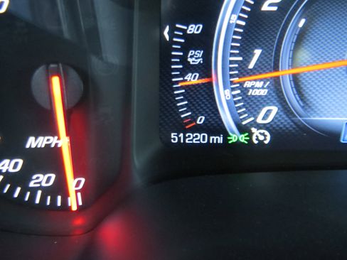 Certified 2019 Chevrolet Corvette Stingray Coupe w/ 1LT image 25