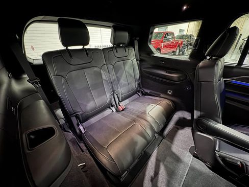 Used 2024 Jeep Grand Cherokee L Overland w/ Luxury Tech Group IV image 57