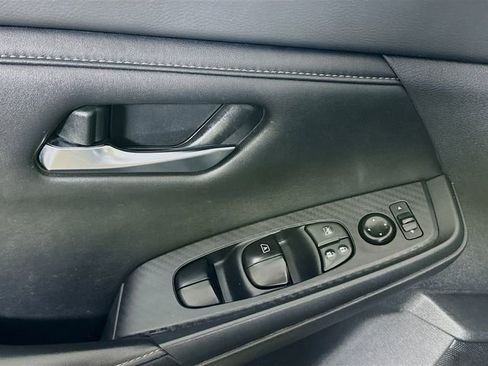 Used 2023 Nissan Sentra SV FWD image 18