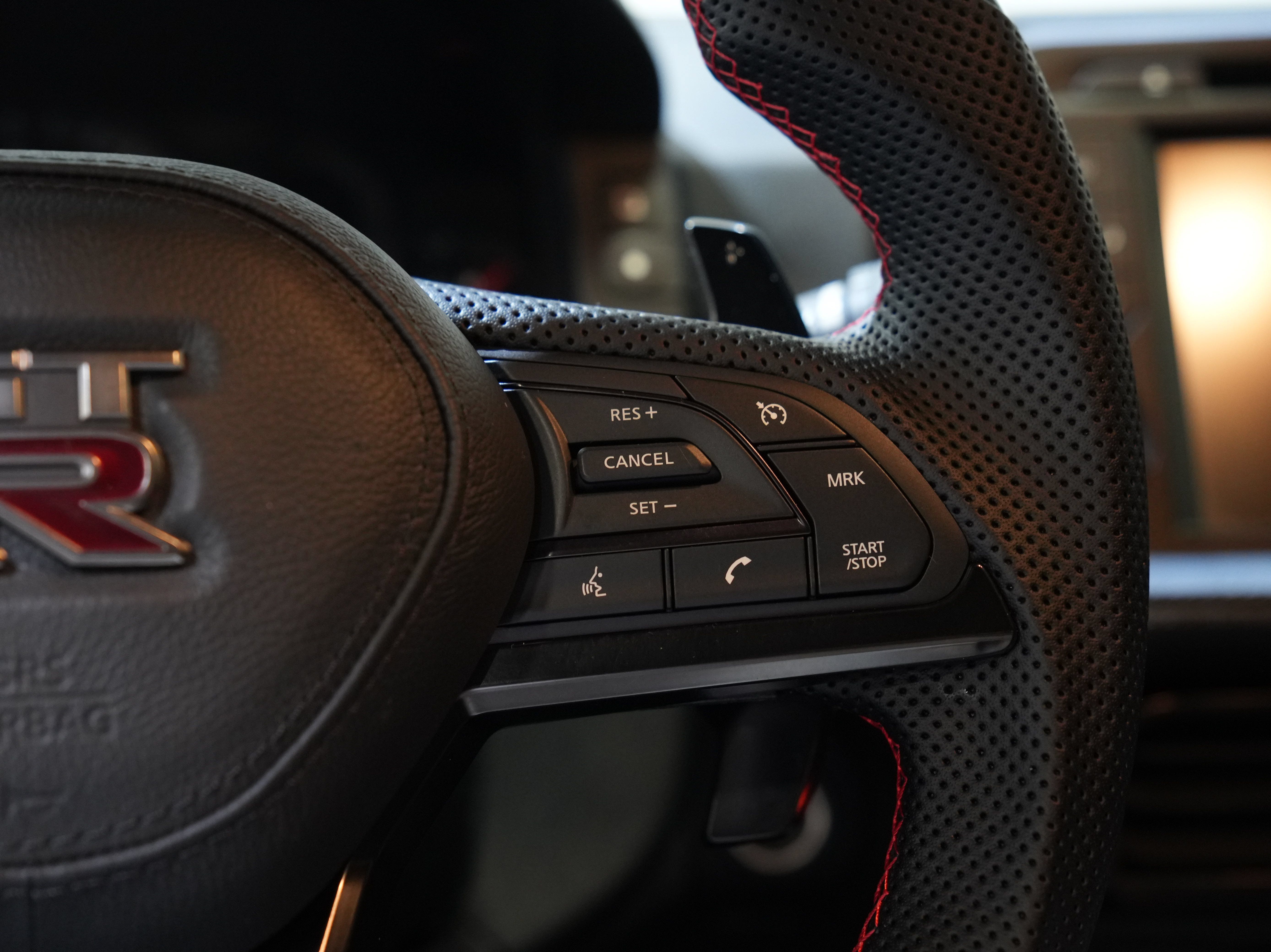 Used 2017 Nissan GT-R Premium AWD/4WD image 38
