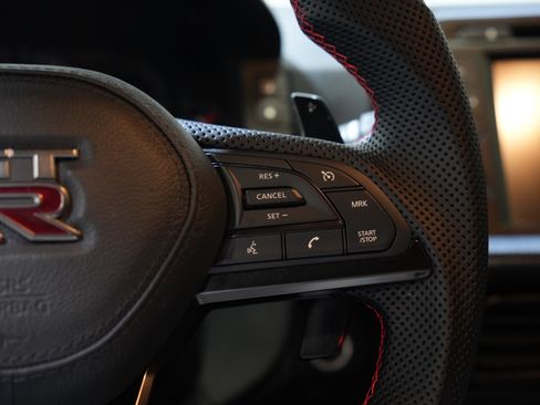 Used 2017 Nissan GT-R Premium AWD/4WD image 38