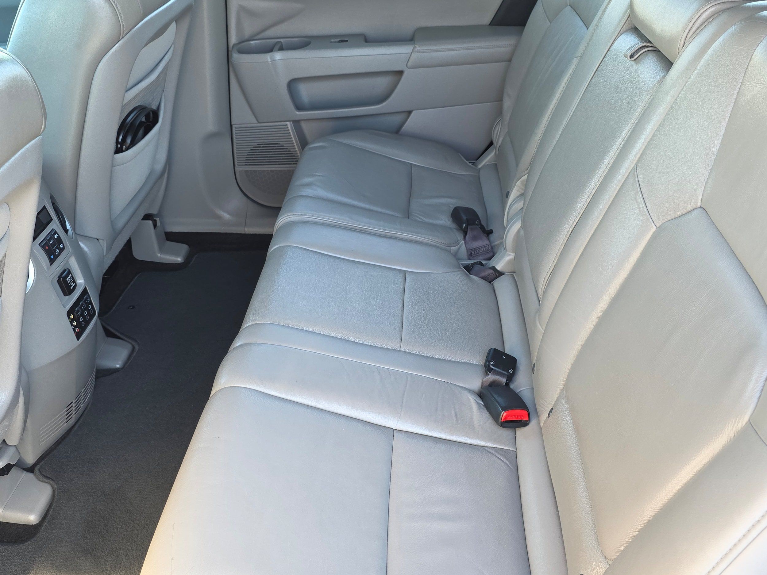Used 2011 Honda Pilot Touring image 23