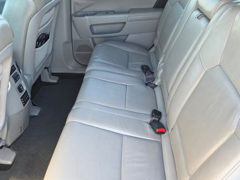 Used 2011 Honda Pilot Touring image 23