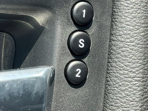 Used 2025 RAM 2500 Laramie AWD/4WD image 18