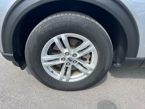 Used 2023 Ford Explorer XLT w/ Equipment Group 202A image 13