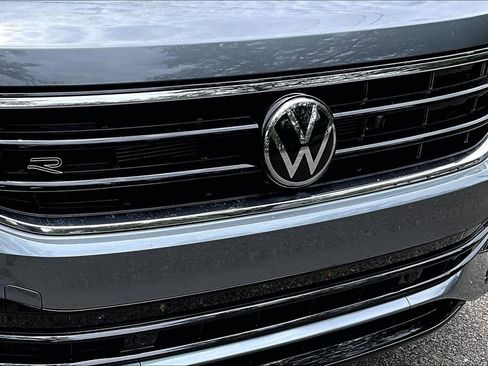 Used 2024 Volkswagen Tiguan SE R-Line FWD image 34