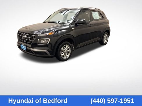 Used 2020 Hyundai Venue SEL image 1