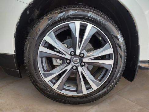 Used 2018 Nissan Pathfinder Platinum FWD image 33