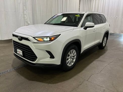 Certified 2025 Toyota Grand Highlander AWD image 8