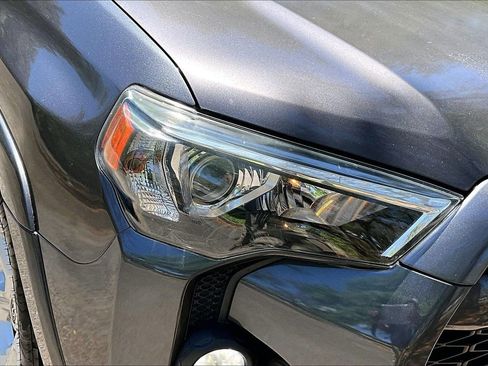 Used 2017 Toyota 4Runner SR5 Premium image 31