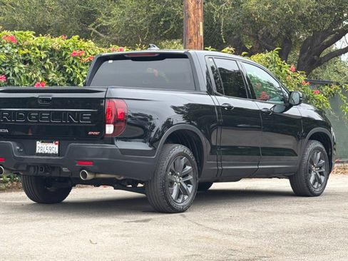 Used 2025 Honda Ridgeline Sport image 4