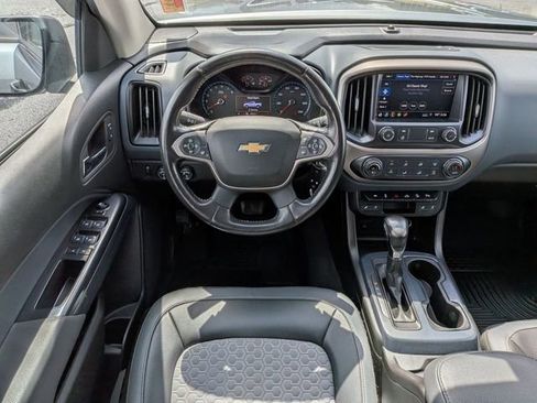 Used 2022 Chevrolet Colorado Z71 AWD/4WD image 31