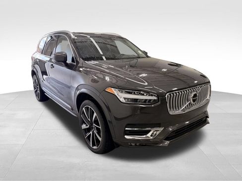 Used 2023 Volvo XC90 B5 Plus AWD/4WD image 7