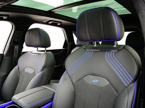 New 2025 Bentley Bentayga image 31