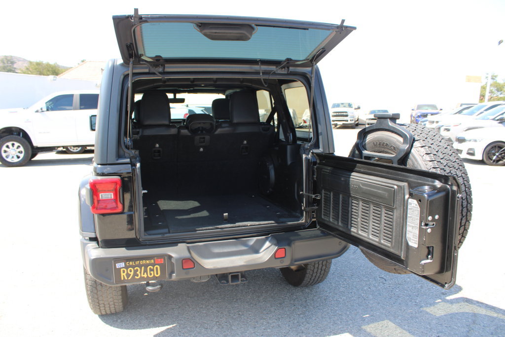 Used 2018 Jeep Wrangler Unlimited Sahara AWD/4WD image 10