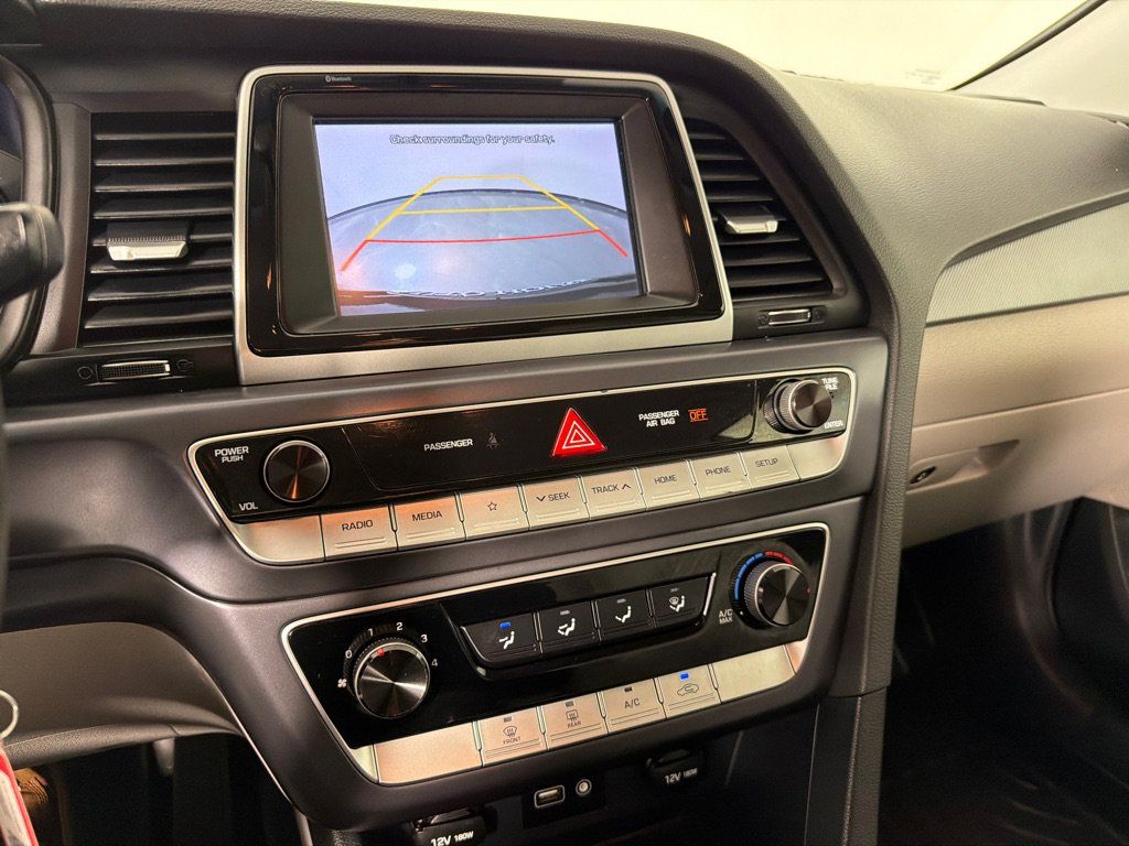 Used 2018 Hyundai Sonata SE FWD image 16