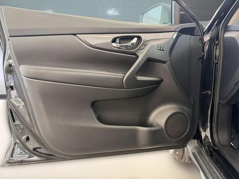 Used 2018 Nissan Rogue SV w/ Premium Package AWD/4WD image 20