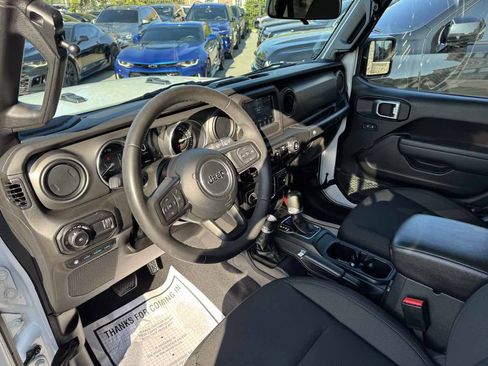 Used 2023 Jeep Wrangler Unlimited AWD/4WD image 11