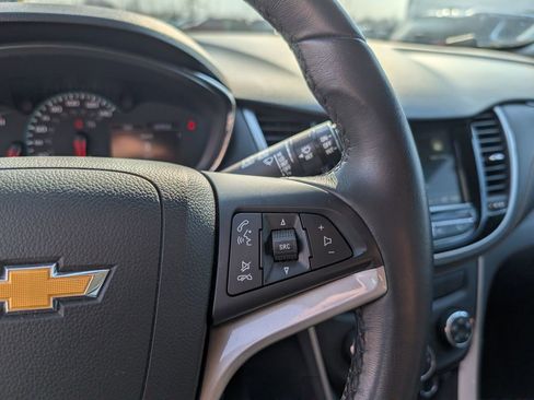 Used 2019 Chevrolet Trax LT w/ LT Convenience Package image 14
