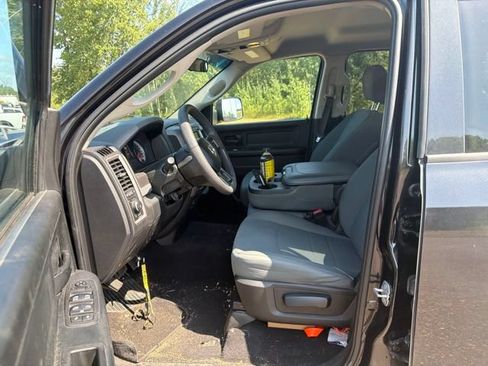 Used 2018 RAM 1500 Express w/ Express Value Package AWD/4WD image 11