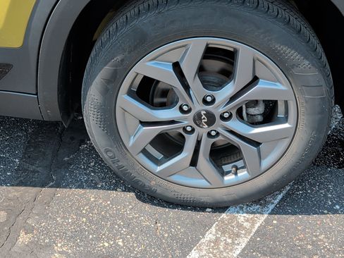 Certified 2024 Kia Seltos S AWD/4WD image 5