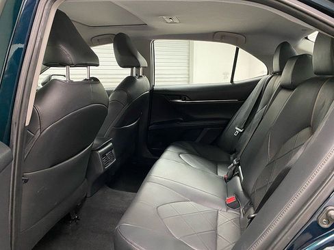Used 2019 Toyota Camry XLE w/ Carpet Mat Package image 11