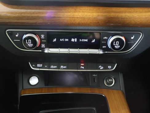Used 2023 Audi Q5 2.0T Premium w/ Convenience Package AWD/4WD image 47