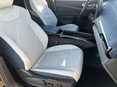 Used 2025 Volkswagen ID.4 Pro S AWD/4WD image 8
