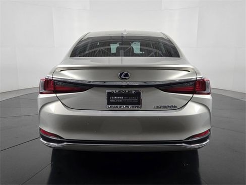 Certified 2022 Lexus ES 300h w/ Luxury Package image 5