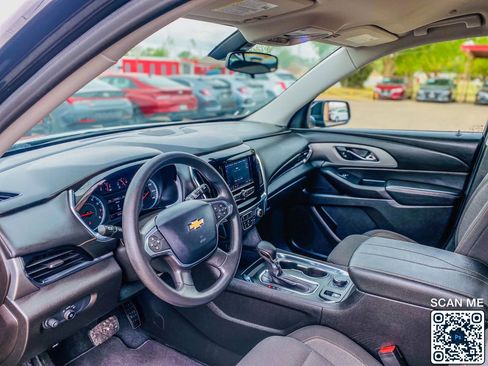 Used 2021 Chevrolet Traverse LS image 27