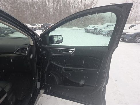 Certified 2023 Ford Edge SEL image 17