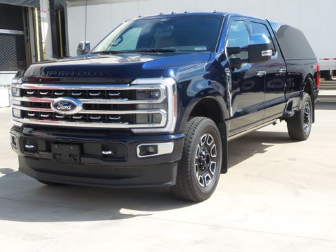 Used 2024 Ford F350 Platinum w/ FX4 Off-Road Package AWD/4WD image 16
