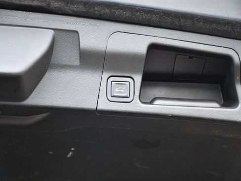 Used 2018 GMC Acadia SLT FWD image 33