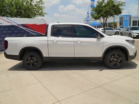 Used 2025 Honda Ridgeline Black Edition image 4